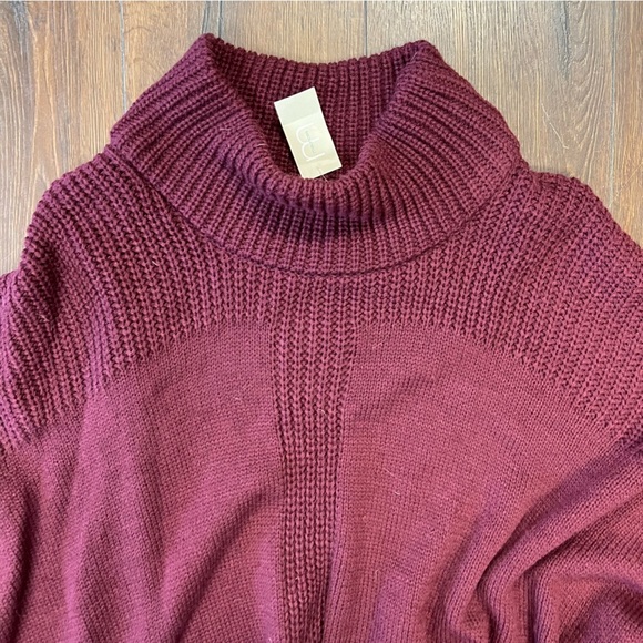 🆕 Maurice’s burgundy turtleneck sweater poncho SZ OS - Picture 2 of 4